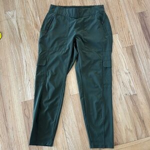 Athleta Chelsea cargo pants size 10 in army green
